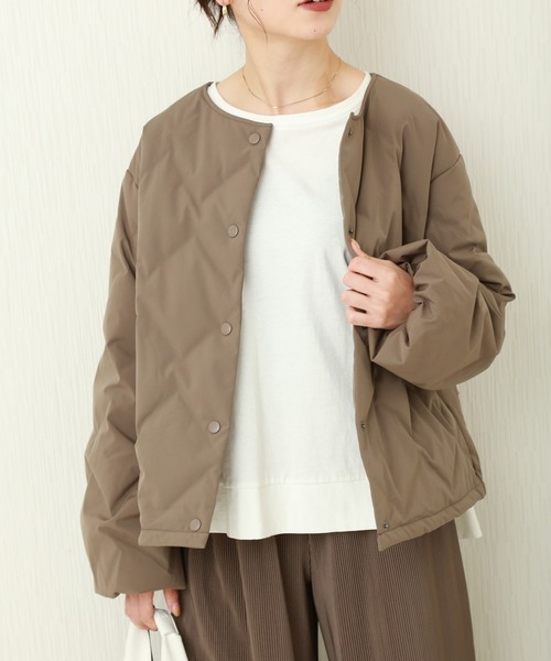 n'ee-ne（ネーネ）の「シームレスダウン ノーカラージャケット（ダウンジャケット/コート・レディース・ベージュ/ネイビー/アイボリー/ブラック/モカ/グレー・M/L）」の13枚目の写真