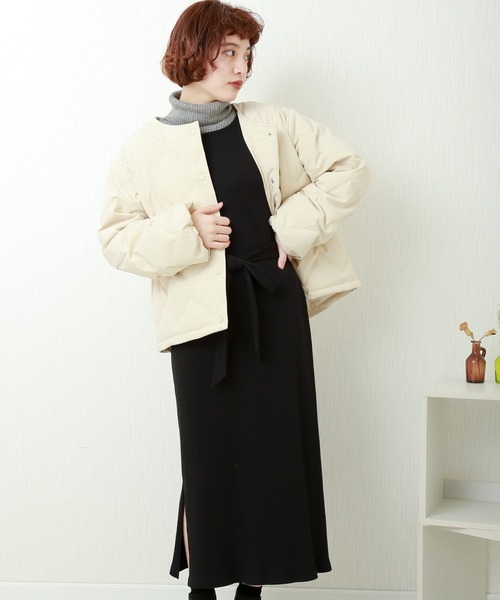 n'ee-ne（ネーネ）の「シームレスダウン ノーカラージャケット（ダウンジャケット/コート・レディース・ベージュ/ネイビー/アイボリー/ブラック/モカ/グレー・M/L）」の9枚目の写真