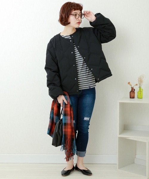 n'ee-ne（ネーネ）の「シームレスダウン ノーカラージャケット（ダウンジャケット/コート・レディース・ベージュ/ネイビー/アイボリー/ブラック/モカ/グレー・M/L）」の7枚目の写真