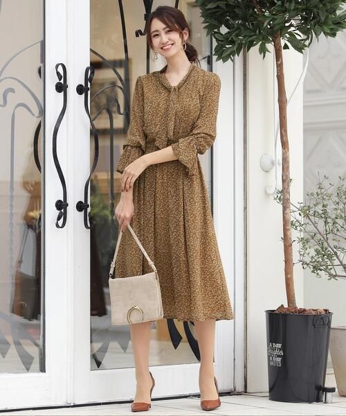 洗える 程良い透け感のプリントボウタイワンピース ワンピース Tiaclasse ティアクラッセ のファッション通販 Zozotown