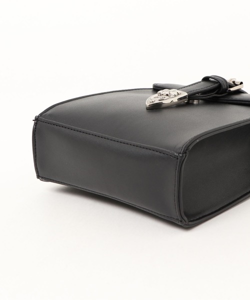 PairPair(ペアペア)の「ベルト付きスクエアショルダーバッグ(ショルダーバッグ・レディース・ブラック・FREE)」の4枚目の写真