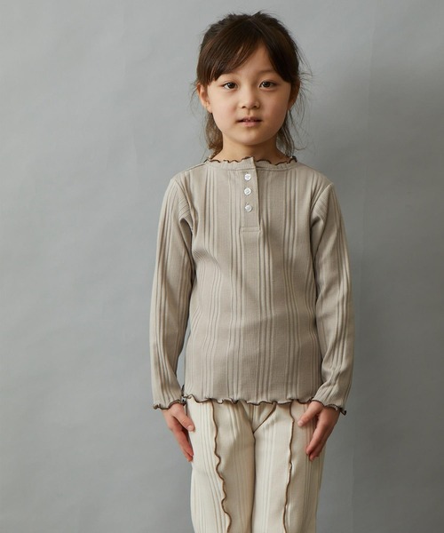 ＆yam（アンドヤム）の「2way配色メローネックランダムリブカットソー（Tシャツ/カットソー・キッズ・ブラック/ベージュ/オレンジ/ホワイト/パープル/グリーン/グレー/グリーン系その他・150-160cm/110-120cm/140-150cm/130-140cm/120-130cm）」の18枚目の写真