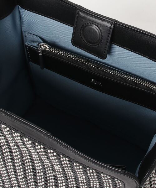 Epoi(エポイ)の「'02 kolamゼロニ コーラム キューブ2WAYショルダーバッグ(ショルダーバッグ・レディース・ホワイト/ブラック・FREE)」の7枚目の写真