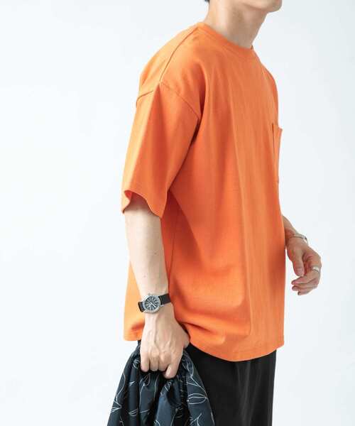 ITEMS URBANRESEARCH(アイテムズ アーバンリサーチ)の「ヘビーウェイト ビッグTシャツ(Tシャツ/カットソー・メンズ・ブラック/オレンジ/ブルー/ホワイト・LARGE/SMALL/MEDIUM)」の5枚目の写真