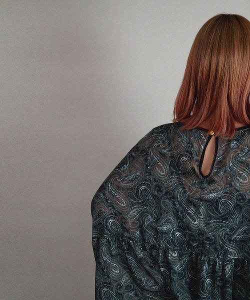 NICOLE CLUB（ニコル　クラブ）の「【NICOLE CLUB】ギャザーフレアペイズリーブラウス（シャツ/ブラウス・レディース・ダークブラウン/ブラック/ナチュラル・MEDIUM）」の6枚目の写真