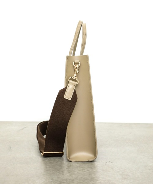 YAHKI(ヤーキ)の「【YAHKI/ヤーキ】《STUDIOUS別注》YH-145/レザートートバッグ/レザーショルダーバッグ(ショルダーバッグ・レディース・ブラック/ベージュ/ブラウン・FREE)」の11枚目の写真