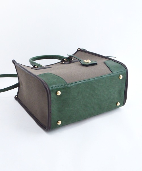 U（ユー）の「スエード アングル トート M/ショルダー付き（トートバッグ・レディース・グリーン/レオパード/パイソン/ブラウン/レッド/ピンク/マスタード/レッド系その他/グレー/オリーブ/グリーン系その他・FREE）」の14枚目の写真