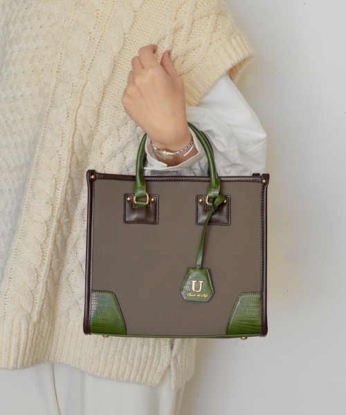 U（ユー）の「スエード アングル トート M/ショルダー付き（トートバッグ・レディース・グリーン/レオパード/パイソン/ブラウン/レッド/ピンク/マスタード/レッド系その他/グレー/オリーブ/グリーン系その他・FREE）」の20枚目の写真