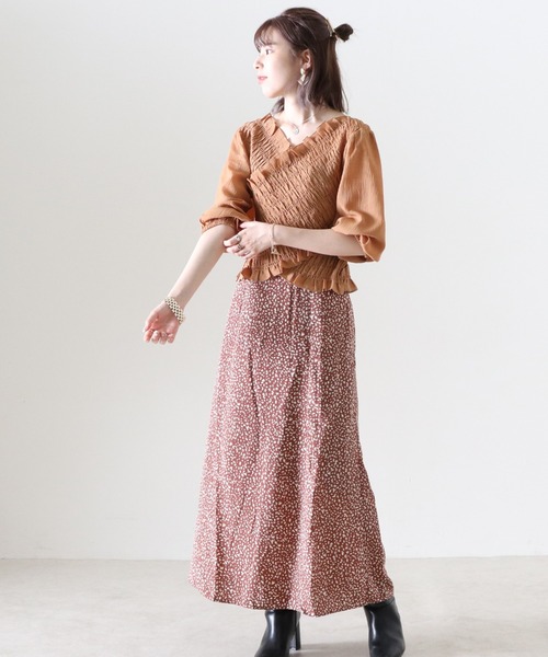 Cheek（チーク）の「無地シャーリングクロス前後２Ｗａｙブラウス（シャツ/ブラウス・レディース・ブラック/キャメル・FREE）」の4枚目の写真