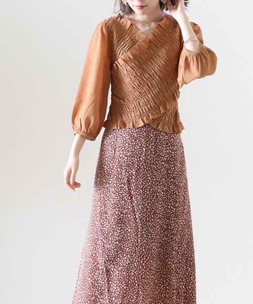 Cheek（チーク）の「無地シャーリングクロス前後２Ｗａｙブラウス（シャツ/ブラウス・レディース・ブラック/キャメル・FREE）」の12枚目の写真