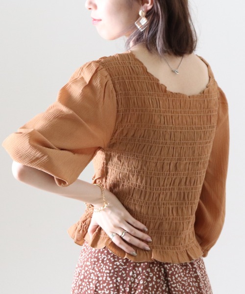 Cheek（チーク）の「無地シャーリングクロス前後２Ｗａｙブラウス（シャツ/ブラウス・レディース・ブラック/キャメル・FREE）」の14枚目の写真