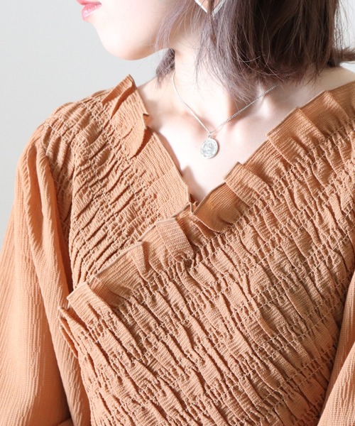 Cheek（チーク）の「無地シャーリングクロス前後２Ｗａｙブラウス（シャツ/ブラウス・レディース・ブラック/キャメル・FREE）」の15枚目の写真