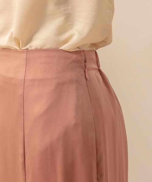 mline（エムライン）の「[mline] WEB限定 サテンマーメイドスカート（スカート・レディース・ブラック/ベージュ/ブラウン/イエロー/アイボリー・1/2）」の10枚目の写真