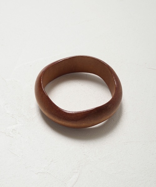 Crisp（クリスプ）の「ニュアンスウッドバングル（バングル/リストバンド・レディース・ブラウン/ナチュラル・FREE）」の2枚目の写真