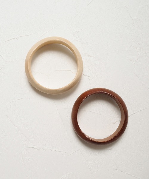Crisp（クリスプ）の「ニュアンスウッドバングル（バングル/リストバンド・レディース・ブラウン/ナチュラル・FREE）」の3枚目の写真