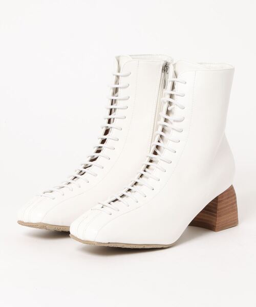 Ezick(エジック)の「スクエアレースアップブーツ(ブーツ・レディース・ホワイト/ブラック・SMALL)」の1枚目の写真