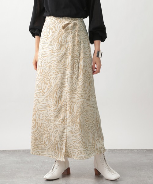 Ezick(エジック)の「スクエアレースアップブーツ(ブーツ・レディース・ホワイト/ブラック・SMALL)」の17枚目の写真