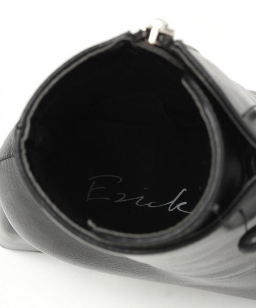 Ezick(エジック)の「スクエアレースアップブーツ(ブーツ・レディース・ホワイト/ブラック・SMALL)」の4枚目の写真