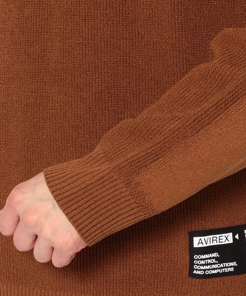AVIREX（アヴィレックス）の「クルーネック スリーブ ポケット ニット /  CREW NECK SLEEVE POCKET KNIT / アヴィレックス / AVIREX（ニット/セーター・メンズ・ネイビー/ナチュラル/ライトブラウン・MEDIUM/X-LARGE/XX-LARGE/LARGE）」の8枚目の写真