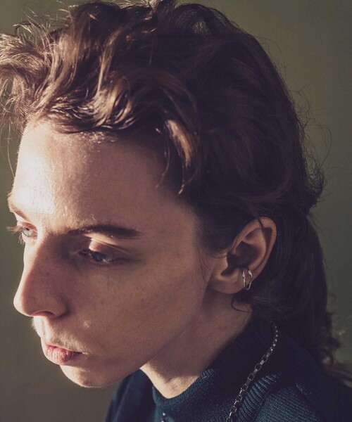 and cloud（アンドクラウド）の「Double Line Earcuff（イヤーカフ・レディース・イエローゴールド/シルバー/ブラック・FREE）」の16枚目の写真