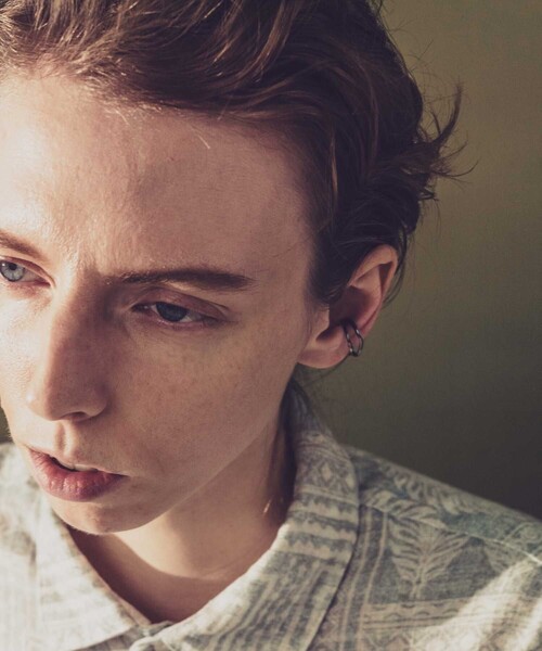 and cloud（アンドクラウド）の「Double Line Earcuff（イヤーカフ・レディース・イエローゴールド/シルバー/ブラック・FREE）」の21枚目の写真