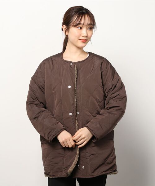 Per sist ence（パーシエンス）の「Per sist ence/パーシエンス　ボア＆キルト リバーシブルノーカラーコート（ノーカラーコート・レディース・ブラック/カーキ/モカ/アイボリー・FREE）」の10枚目の写真