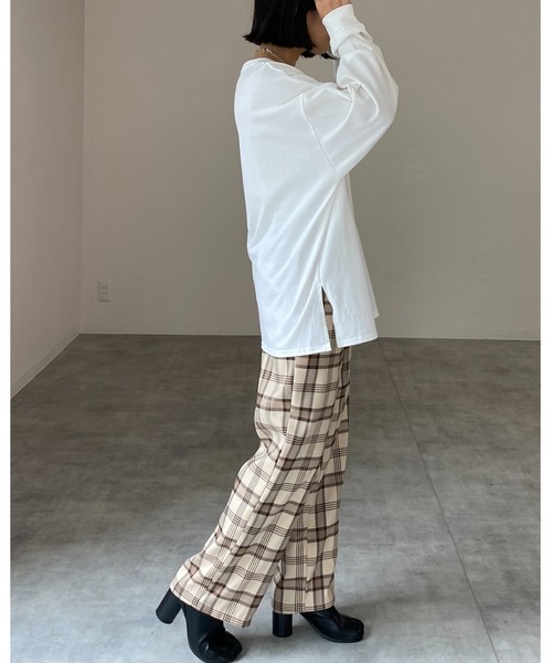 She's Closet(シーズクローゼット)の「タータンチェック柄ストレートトラウザーパンツ(その他パンツ・レディース・ベージュ/グレー・FREE)」の6枚目の写真