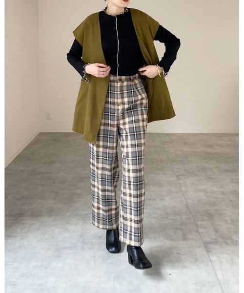 She's Closet(シーズクローゼット)の「タータンチェック柄ストレートトラウザーパンツ(その他パンツ・レディース・ベージュ/グレー・FREE)」の8枚目の写真