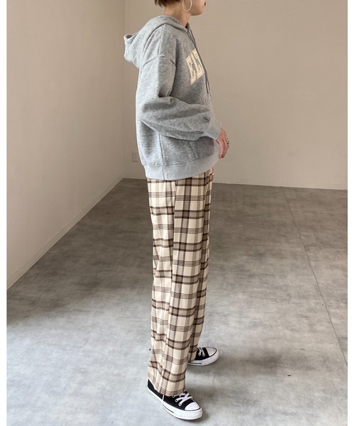 She's Closet(シーズクローゼット)の「タータンチェック柄ストレートトラウザーパンツ(その他パンツ・レディース・ベージュ/グレー・FREE)」の12枚目の写真