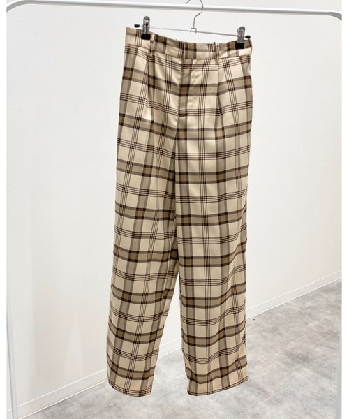 She's Closet(シーズクローゼット)の「タータンチェック柄ストレートトラウザーパンツ(その他パンツ・レディース・ベージュ/グレー・FREE)」の16枚目の写真