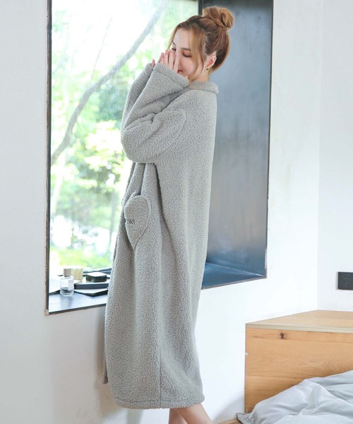 OSYAREVO（オシャレボ）の「ボアニット ロングガウン ルームウェア（ガウン/バスローブ・レディース・グレー/ホワイト・FREE）」の8枚目の写真