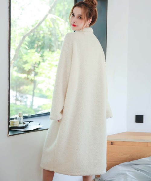 OSYAREVO（オシャレボ）の「ボアニット ロングガウン ルームウェア（ガウン/バスローブ・レディース・グレー/ホワイト・FREE）」の10枚目の写真