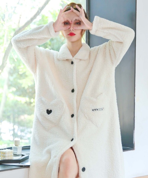 OSYAREVO（オシャレボ）の「ボアニット ロングガウン ルームウェア（ガウン/バスローブ・レディース・グレー/ホワイト・FREE）」の13枚目の写真