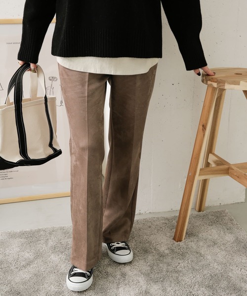 URBAN RESEARCH DOORS（アーバンリサーチドアーズ）の「ソフトスエードフレアパンツ（その他パンツ・レディース・ブラウン/キャメル・38/36）」の21枚目の写真