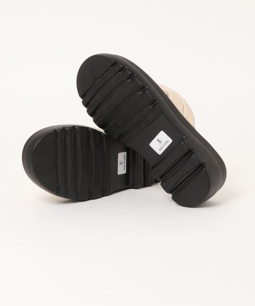 Shoes in Closet(シューズインクローゼット)の「軽量厚底2段ソール ボリューム パデッド トング サンダル 7809(サンダル・レディース・ブラック/アイボリー・LL/S/M/L)」の6枚目の写真