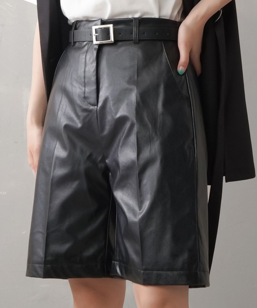 SPINNS（スピンズ）の「【7色展開】アソートピンタックハーフパンツ（スラックス・レディース・チャコール/ブラック/ベージュ系/ブラック系/ブラック系1/ゼブラ/ホワイト・ONESIZE）」の5枚目の写真