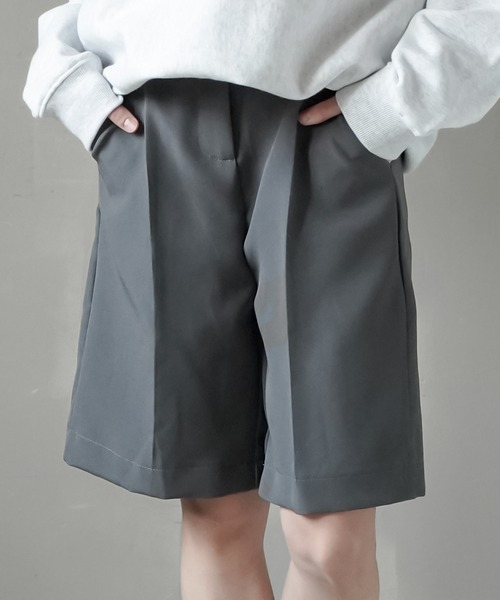 SPINNS（スピンズ）の「【7色展開】アソートピンタックハーフパンツ（スラックス・レディース・チャコール/ブラック/ベージュ系/ブラック系/ブラック系1/ゼブラ/ホワイト・ONESIZE）」の6枚目の写真