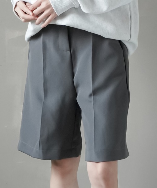 SPINNS（スピンズ）の「【7色展開】アソートピンタックハーフパンツ（スラックス・レディース・チャコール/ブラック/ベージュ系/ブラック系/ブラック系1/ゼブラ/ホワイト・ONESIZE）」の13枚目の写真