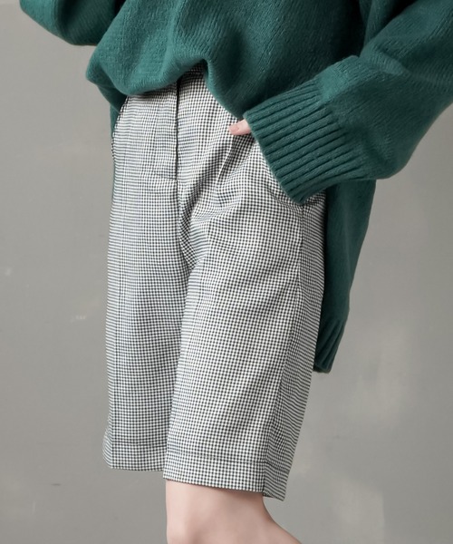 SPINNS（スピンズ）の「【7色展開】アソートピンタックハーフパンツ（スラックス・レディース・チャコール/ブラック/ベージュ系/ブラック系/ブラック系1/ゼブラ/ホワイト・ONESIZE）」の16枚目の写真