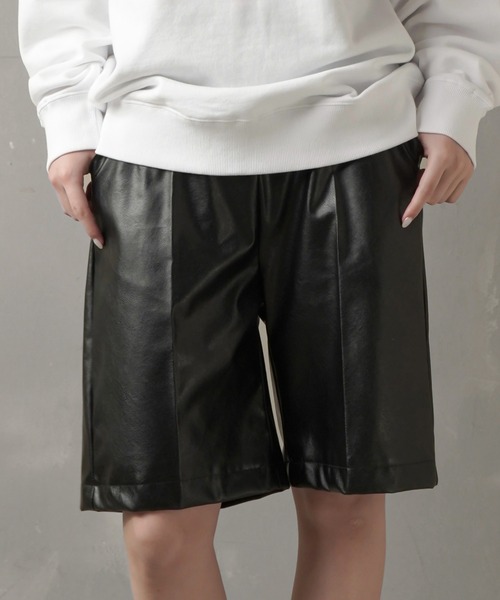 SPINNS（スピンズ）の「【7色展開】アソートピンタックハーフパンツ（スラックス・レディース・チャコール/ブラック/ベージュ系/ブラック系/ブラック系1/ゼブラ/ホワイト・ONESIZE）」の12枚目の写真