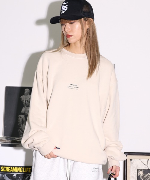 STAMPD（スタンプド）の「STAMPD/スタンプド Stacked Crew クルースウェット トレーナー フロントロゴ ワンポイント（スウェット・メンズ・サンドベージュ/チャコール・M/L/XL）」の17枚目の写真