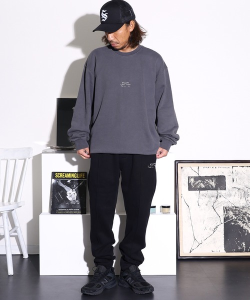 STAMPD（スタンプド）の「STAMPD/スタンプド Stacked Crew クルースウェット トレーナー フロントロゴ ワンポイント（スウェット・メンズ・サンドベージュ/チャコール・M/L/XL）」の19枚目の写真