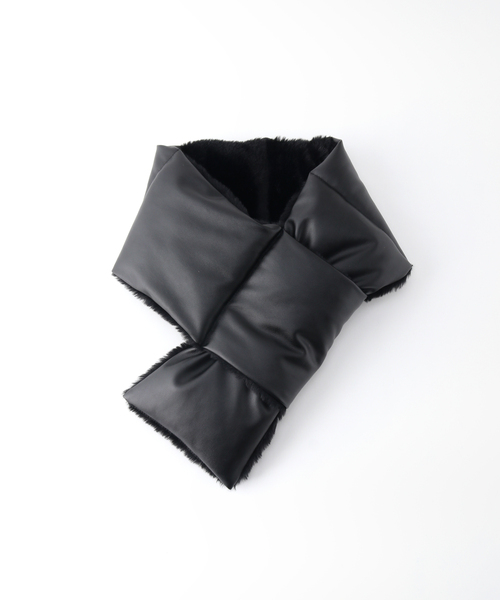 Simplicite（サンプリシテ）の「フェイクレザー ファーストール（マフラー・レディース・ブラック/ベージュ・FREE）」の5枚目の写真