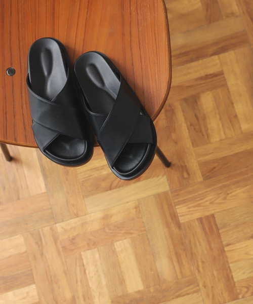SENSE OF PLACE by URBAN RESEARCH（センスオブプレイスバイアーバンリサーチ）の「ワイドクロスフットベッドサンダル（サンダル・レディース・ブラック/ブラウン/グリーン/アイボリー・SMALL/MEDIUM/LARGE）」の3枚目の写真