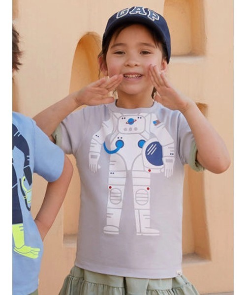 GAP（ギャップ）の「プレイタイムフェイバリット グラフィックtシャツ (幼児)（Tシャツ/カットソー・キッズ・ホワイト/その他/グレー/レッド/その他1/その他2・12-18M/18-24M/2 YRS/3 YRS/4 YRS/5 YRS）」の3枚目の写真