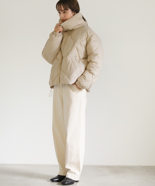 select MOCA（セレクトモカ）の「ハイネックキルティングダウンショートブルゾン（ブルゾン・レディース・ブラック/アイボリー・FREE）」の4枚目の写真