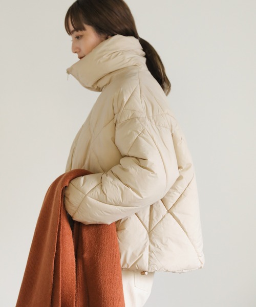 select MOCA（セレクトモカ）の「ハイネックキルティングダウンショートブルゾン（ブルゾン・レディース・ブラック/アイボリー・FREE）」の10枚目の写真