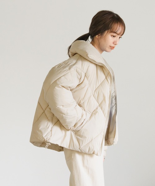 select MOCA（セレクトモカ）の「ハイネックキルティングダウンショートブルゾン（ブルゾン・レディース・ブラック/アイボリー・FREE）」の8枚目の写真