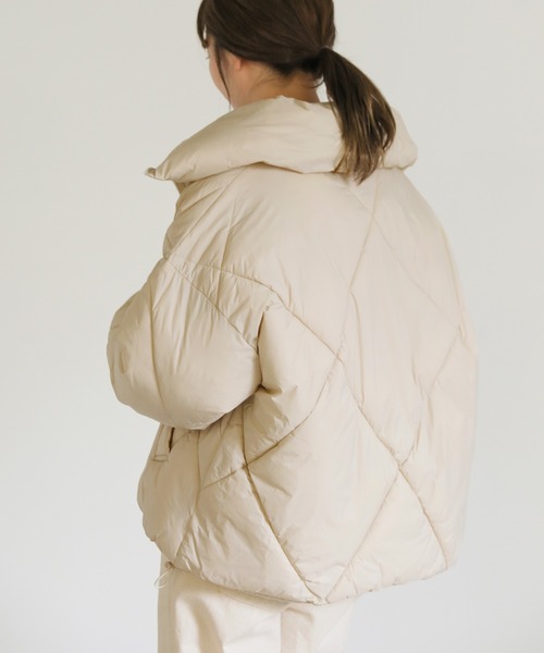 select MOCA（セレクトモカ）の「ハイネックキルティングダウンショートブルゾン（ブルゾン・レディース・ブラック/アイボリー・FREE）」の11枚目の写真