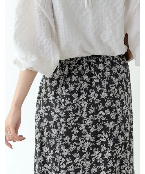 Re:EDIT（リエディ）の「[低身長サイズ有]デシン小花柄マーメイドスカート（スカート・レディース・レッド/ブラック/キャメル・MEDIUM/LARGE/SHORT）」の9枚目の写真